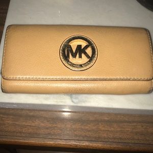 Micheal Kors wallet